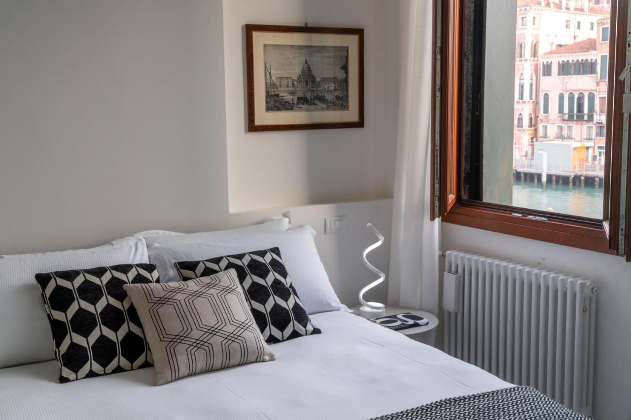 Design Apartment With Balcony On The Grand Canal R&R Venezia Esterno foto